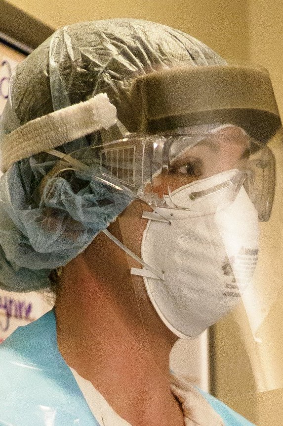 ecfite's tweet image. My college requested some photos of me at work for an alumni newsletter so I went digging through our archives and realized I never posted these that @cbschmelter took back in Feb. First and only time I got inside a COVID ICU/patient room, but I'll never forget it.