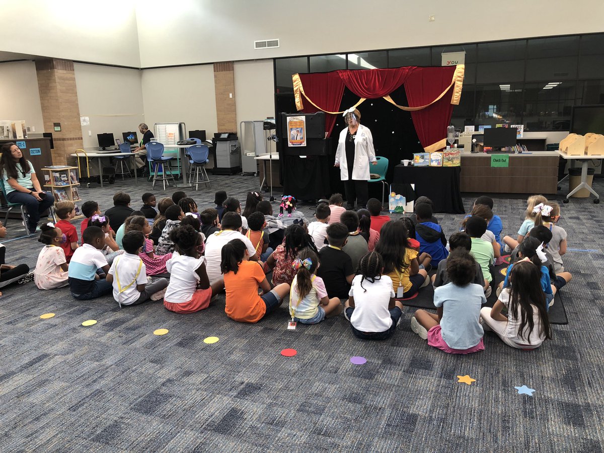 cfisdfiest's tweet photo. #FiestFirsties are having a BLAST listening to Meteorologist Maggie! Claudia makes us laugh HARD! @CyFairISD #FiestROAR https://t.co/bAtc0Ihc2y