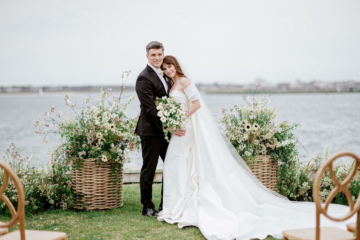 Thrilled to see Brilliant Event Planning featured on Glamour and Grace Weddings for this Summer in Nantucket-inspired styled shoot!
 
Head to the full feature for more stunning details!
 
bit.ly/NantucketEdito…
