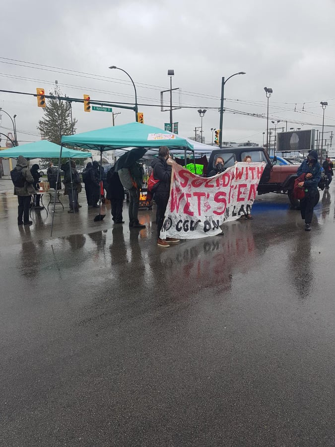 TomKhruisehchev's tweet image. All out for Wet'suwet'en at the Port of Vancouver NOW! Clark and Hastings, please share widely.