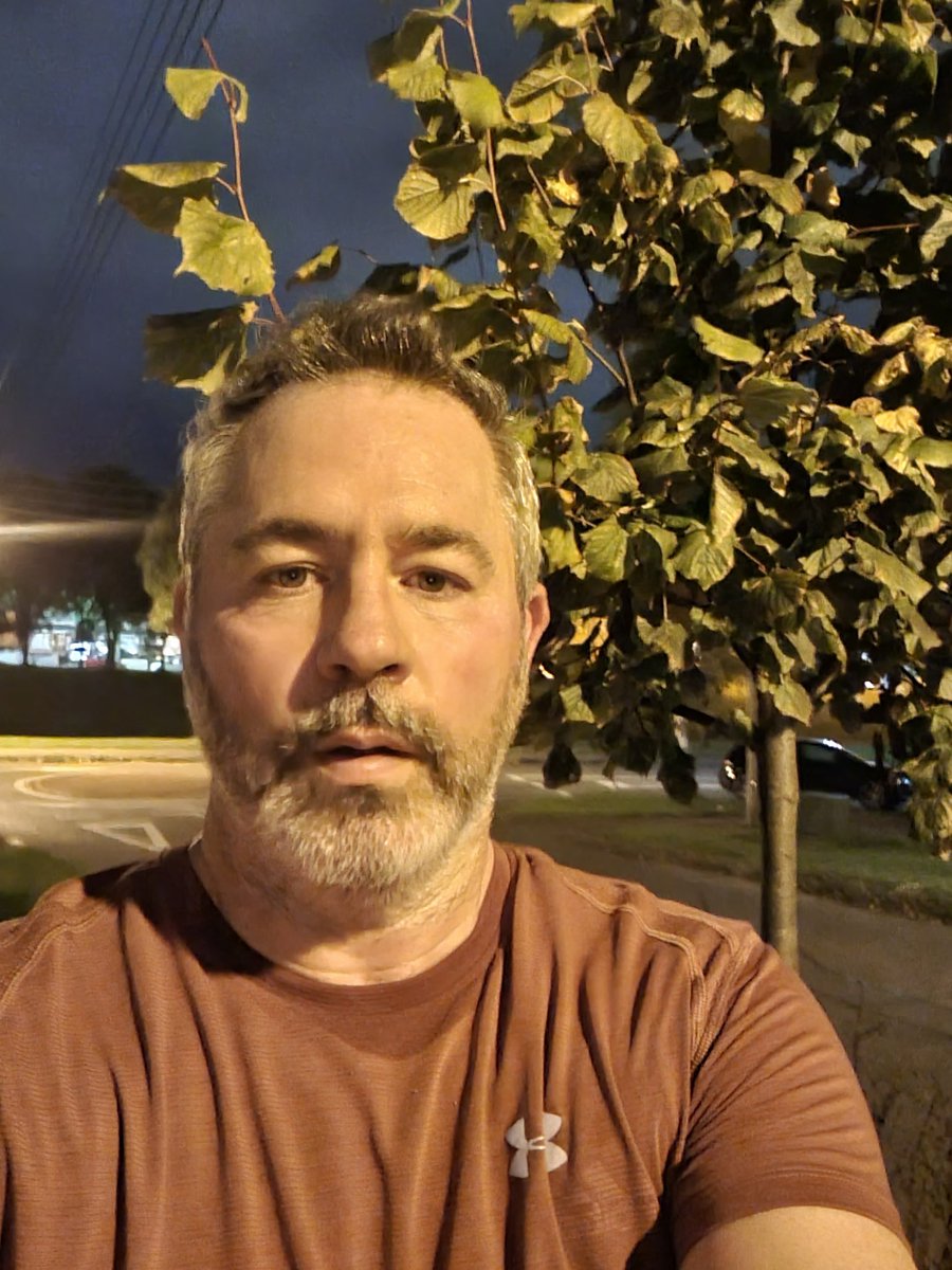 pepperds's tweet photo. It's still @TwitterForGood day somewhere right? So a late evening #10KForGood run .. 12 weeks pretty much to the day that my knee stopped working and I was forced to stop #7in7 😰 https://t.co/NrpkHQGJgU