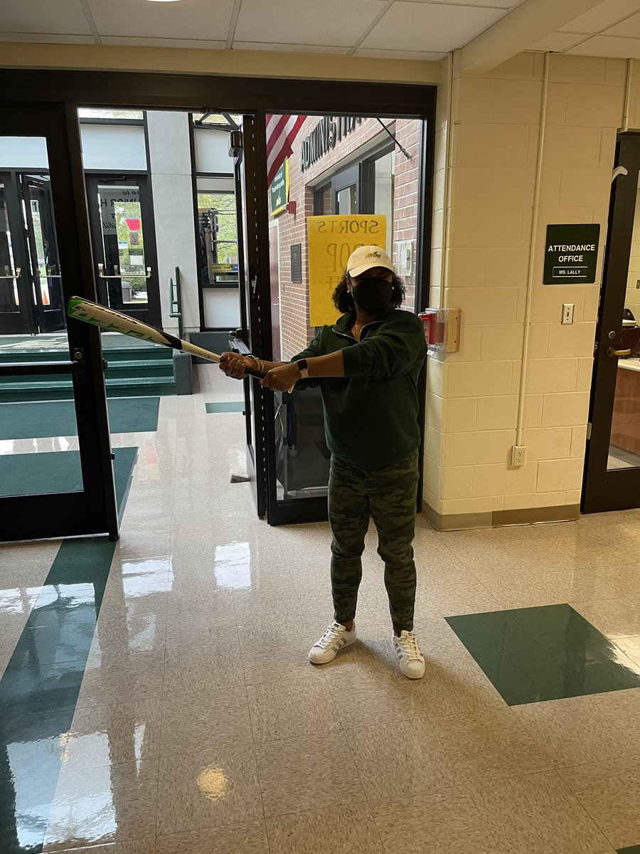 SycamoreJrHigh's tweet photo. @SycamoreJrHigh stepping up to the plate to help #FlightFest score a successful fundraising year! #BID #RACE #Aves #SeeYouAtTheRacesTOMORROW   Saturday 10/16/2021 https://t.co/r6buaqWLQy
