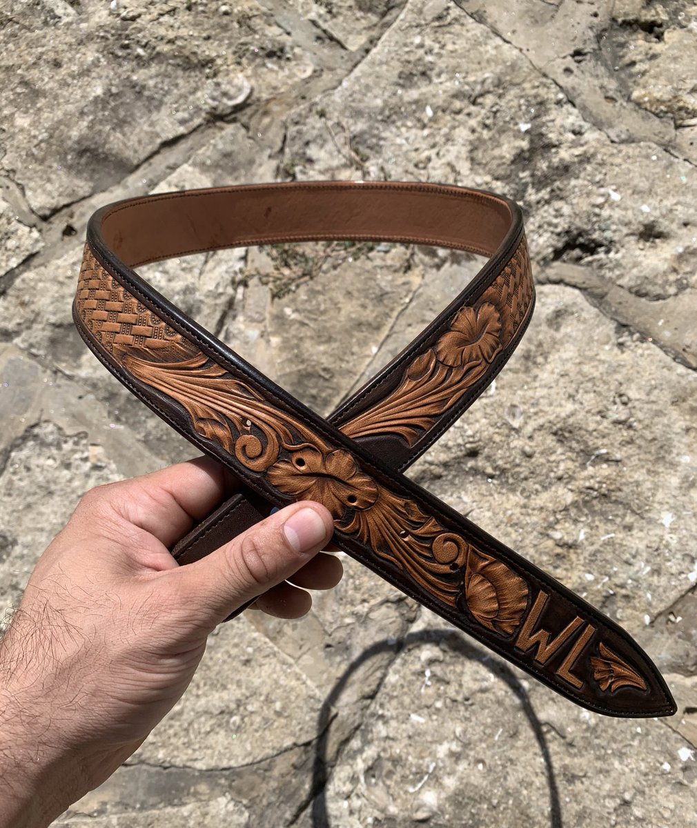 Justus_Seiber's tweet photo. Should you get basketweave or floral?
The answer is yes https://t.co/Vz564imTHV