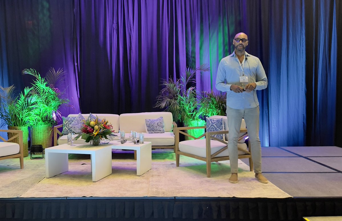 STEPLatAm's tweet photo. Rik Willard (@AGENTICGROUP) joins #steplatam with a keynote presentation on the hype vs. reality of bitcoin and cryptocurrencies as an investment vehicle. Special thanks to @Smart_Trusts for sponsoring the engaging session. https://t.co/CAh0Shr6LD