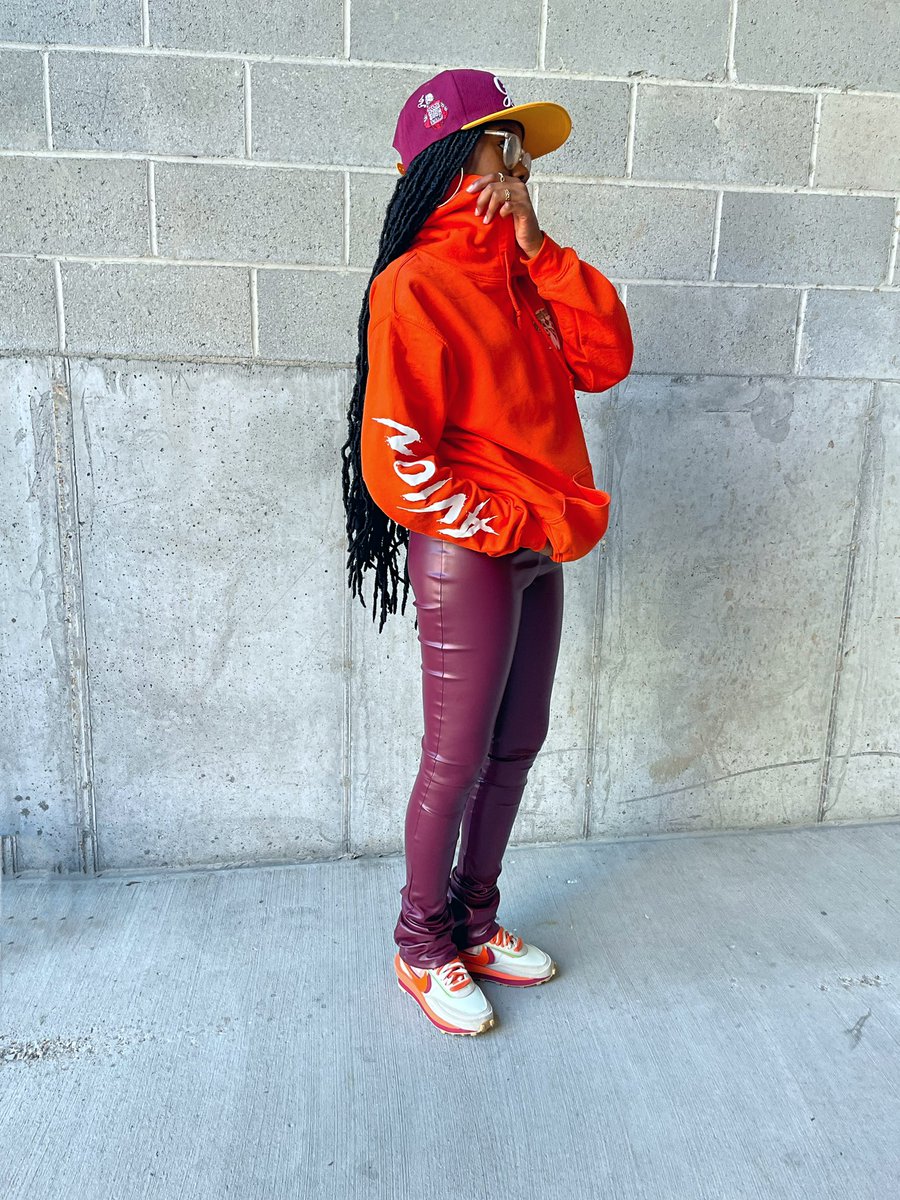 dionnna__'s tweet image. I be so indecisive when it comes to this shit, so I gotta just do both 🤷🏽‍♀️✨ shop this hoodie thoooo 🤪