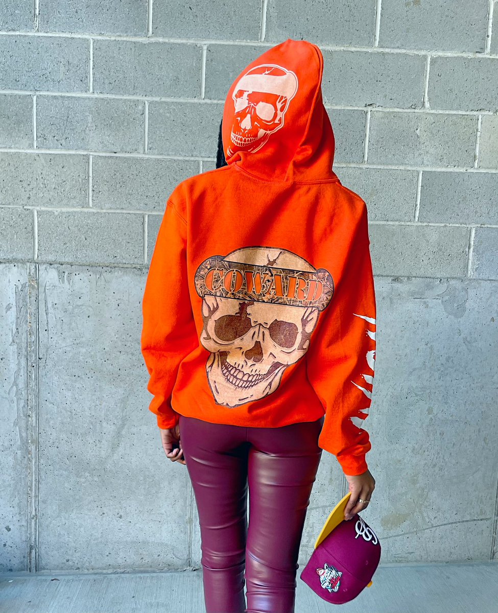 dionnna__'s tweet image. I be so indecisive when it comes to this shit, so I gotta just do both 🤷🏽‍♀️✨ shop this hoodie thoooo 🤪