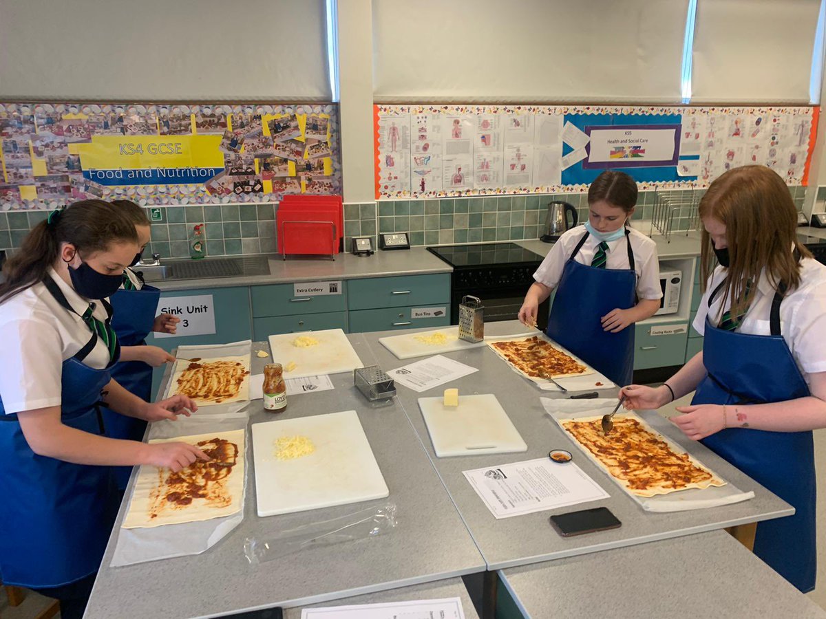 LismoreHomeEc's tweet photo. Week 3 Cookery Club.  Our budding young chefs are going from strength to strength each week.  This week they had great fun skilfully producing pizza puff pinwheels 🍕. https://t.co/Bv4YEuOlX7