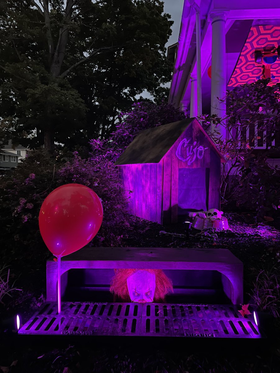 rules_stephen's tweet photo. Our Stephen King House-
Houses on our street in Haddonfield, NJ go all out when it comes to decorating for Halloween. Here’s a peak at our setup dedicated to Stephen King. https://t.co/v9QESrOlsI