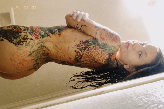 OF discount still happening xo https://t.co/CHNrkWT24Y