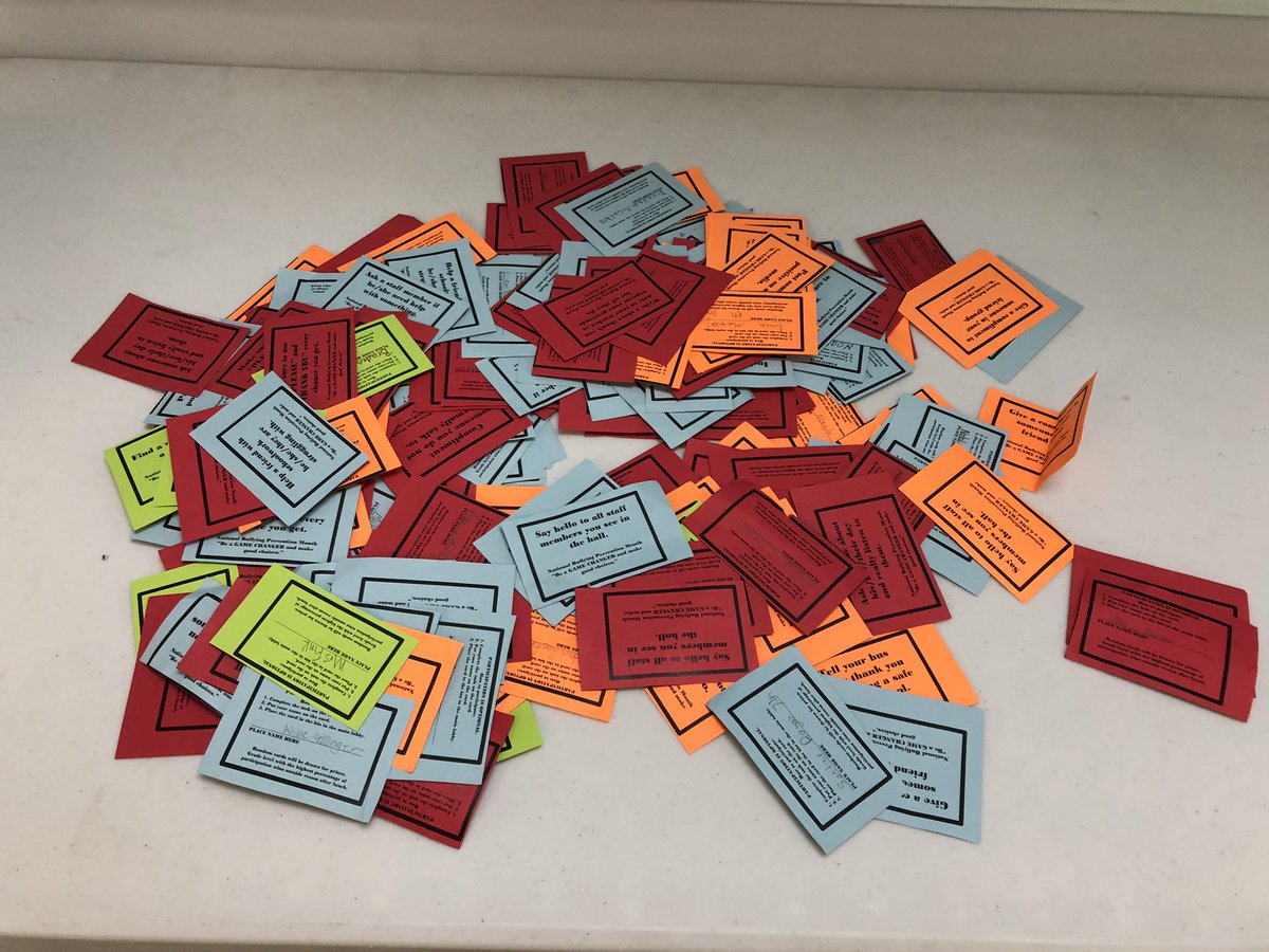 DLSDCounselors's tweet image. Look at all these kindness challenge cards!

@deerlakessd Middle School students &amp;amp; staff were encouraged to take the kindness challenge today. Every student &amp;amp; staff member was given a card and asked to complete the act of kindness. #DLMSTogether #NationalBullyingPreventionMonth