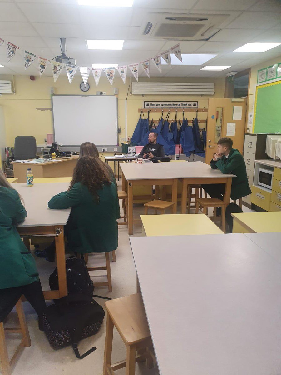 LismoreHomeEc's tweet photo. Year 13 Health &amp; Social Care (DA) students welcomed James Doran (specialist in crystal therapy) to their Holistic Therapy class today. James provided detail on the history, benefits &amp; healing power of crystals. His knowledge &amp; expertise will be extremely beneficial for students! https://t.co/P0wP3tEU8T