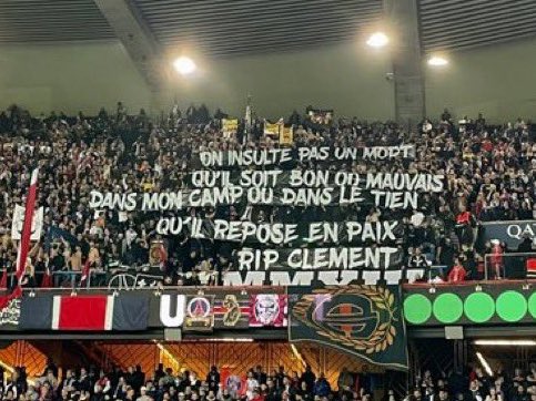 ActuFoot_'s tweet photo. « On insulte pas un mort, qu’il soit bon ou mauvais, dans mon camp ou dans le tien, qu’il repose en paix. RIP Clement »

Le très bel hommage du CUP à Clément, supporter marseillais décédé tragiquement lors du déplacement à Angers. 🙏

📸 @FreeLigue1 https://t.co/l9WMlPugCG