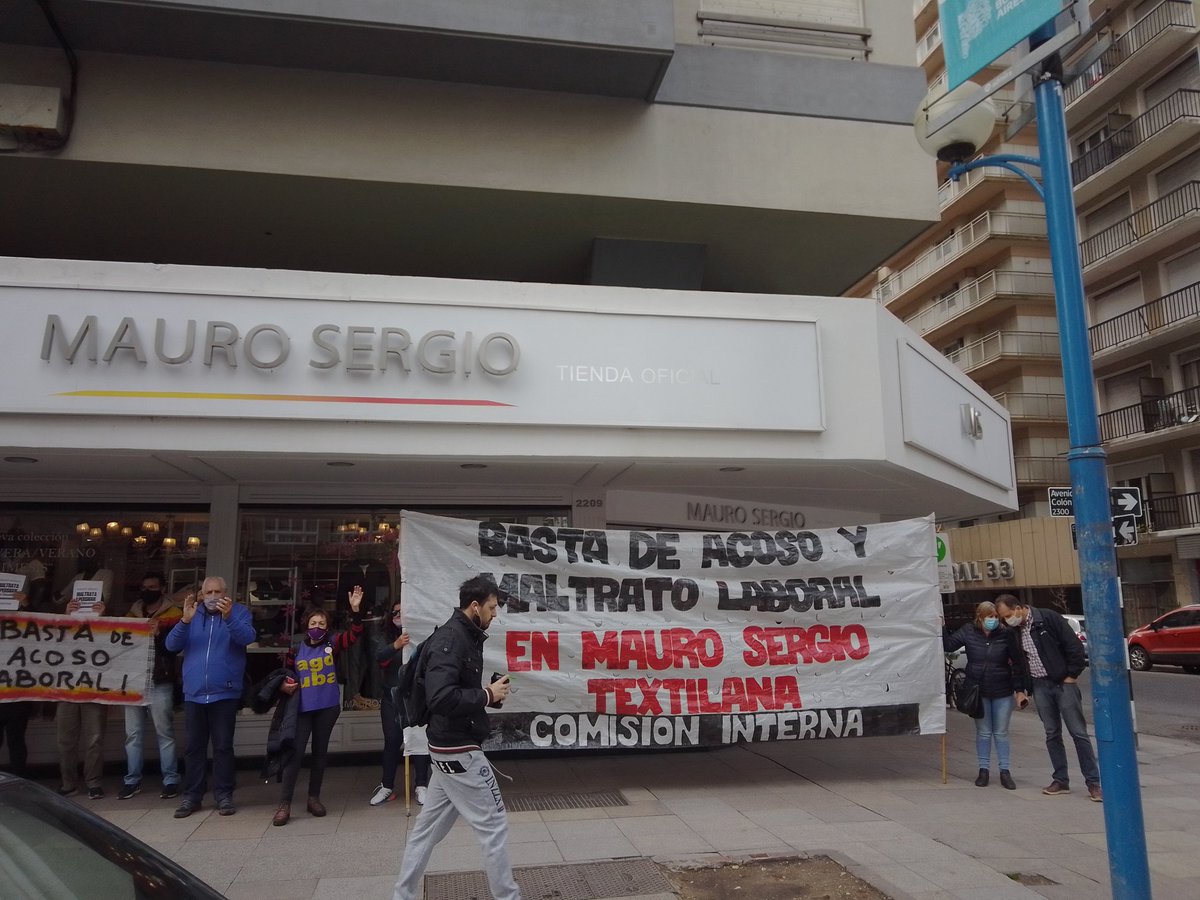 SabrinaGilMdp's tweet photo. Hoy movilizamos al local central de Mauro Sergio en una nueva jornada de lucha de las trabajadoras de Textilana q batallan contra el maltrato laboral. Pago ya de los sueldos adeudados https://t.co/XtjGhPBOcn