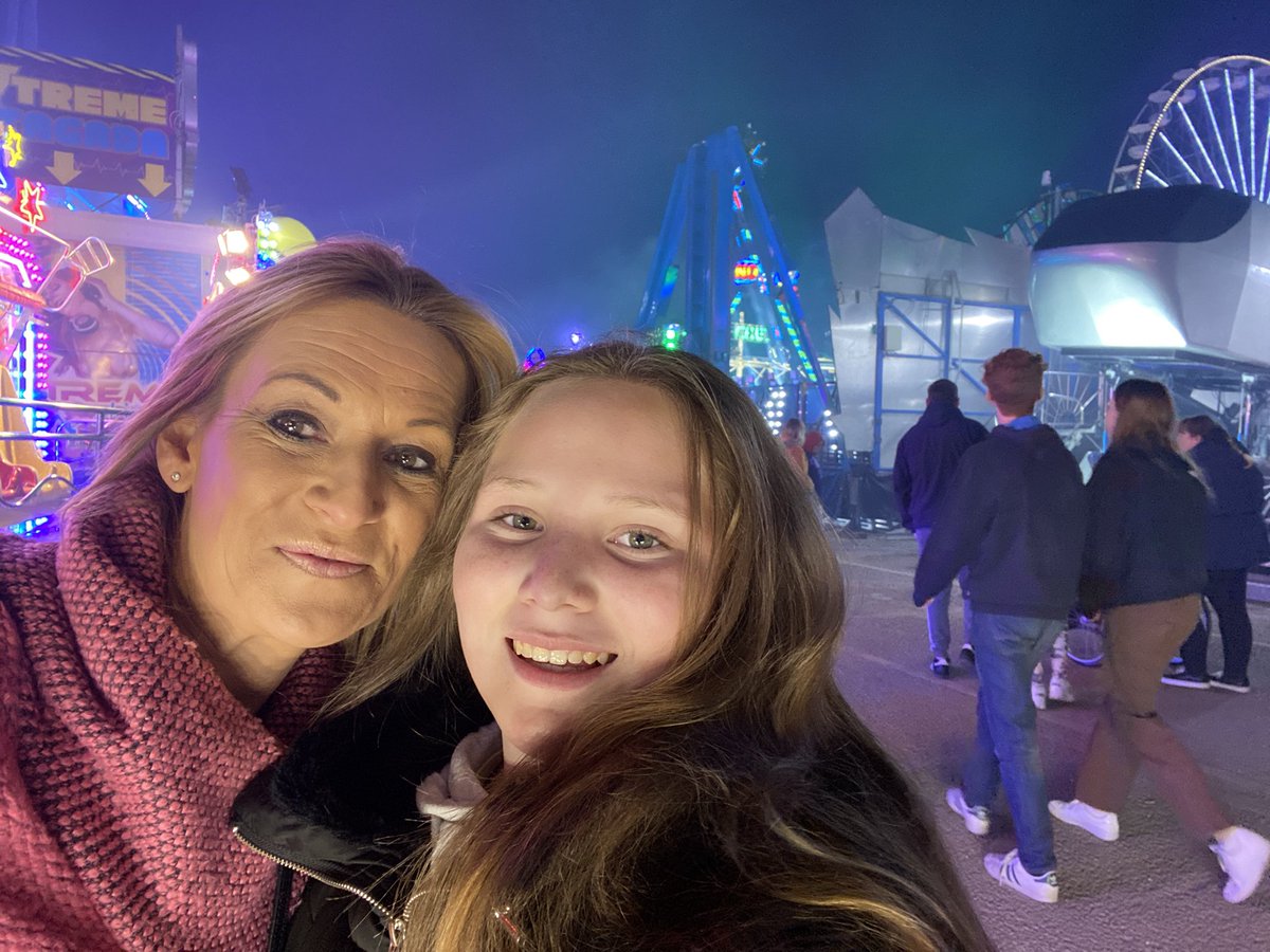 rugbyslave's tweet photo. Despite saying no to going several times I appear to have been &amp; survived #hullfair #girlyfun #happyLani #mumpoints https://t.co/xCrd2G7iuJ