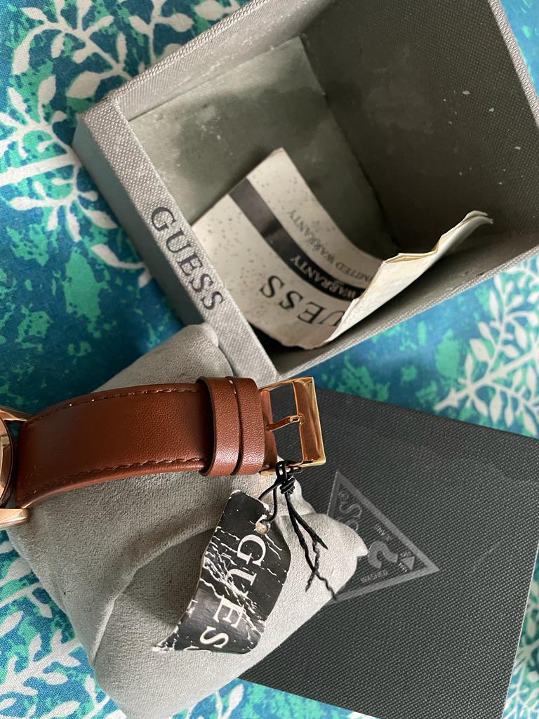 ManishY87's tweet photo. .@GUESS watch order received:came with a wet box, wet watch, fungal stains, discoloured metal, wet stained cushion &amp; cover! Seriously u guys r capable of delivering shit to customers!Absolutely disgusting &amp; shameful! @myntra @MyntraSupport @_Amar_N #supercomnet @GuessOneToWatch https://t.co/NmsdllzbZX