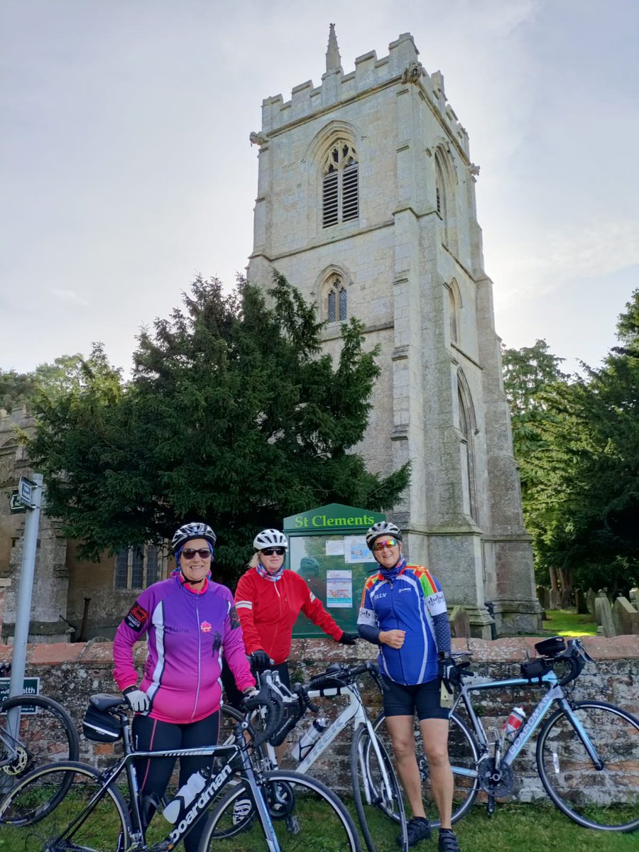 Southumbria_'s tweet photo. #CCCcrew out and about this week in aid of @HelpStAndrews #OctoberCyclingChallenge #womenscycling #betterbybike https://t.co/iwM2yekQdz