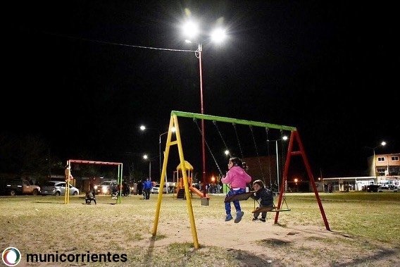 STRAND_SA's tweet image. #repost @municorrientes 
Nuevas plazas en los barrios Pirayuí y Serantes para que puedas disfrutarlas a pleno 😍✨ 
Con mejor iluminación Led ✅