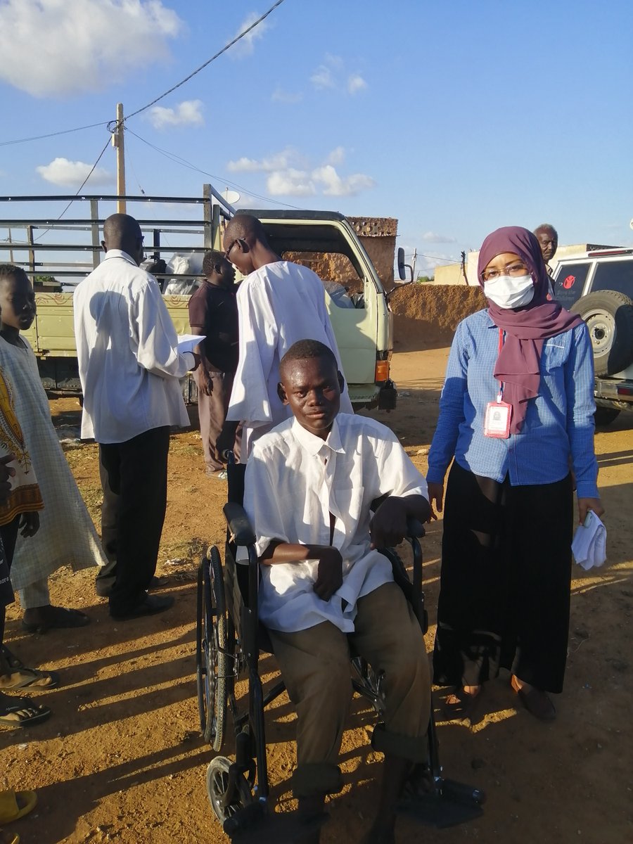 Kajirwa's tweet photo. @UNHCRinSudan together with @SC_inSudan distributed assistive devices♿️ to #PWDs from the #IDP  community in El Obeid, North Kordofan🇸🇩. 40 PWDS received wheelchairs👨‍🦽, walking sticks👩‍🦯 and hand-bikes which will help them in their daily movements. https://t.co/Sl9PGy4eNa