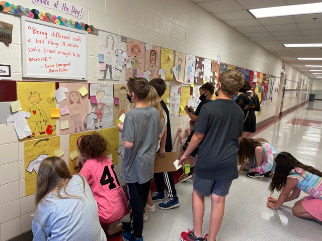 mrscondonread's tweet photo. I'm so proud of these sixth grade students and their hard work on their Character Profile Projects! Today was feedback day! #PBL #positivefeedback https://t.co/HhYWJmuW64