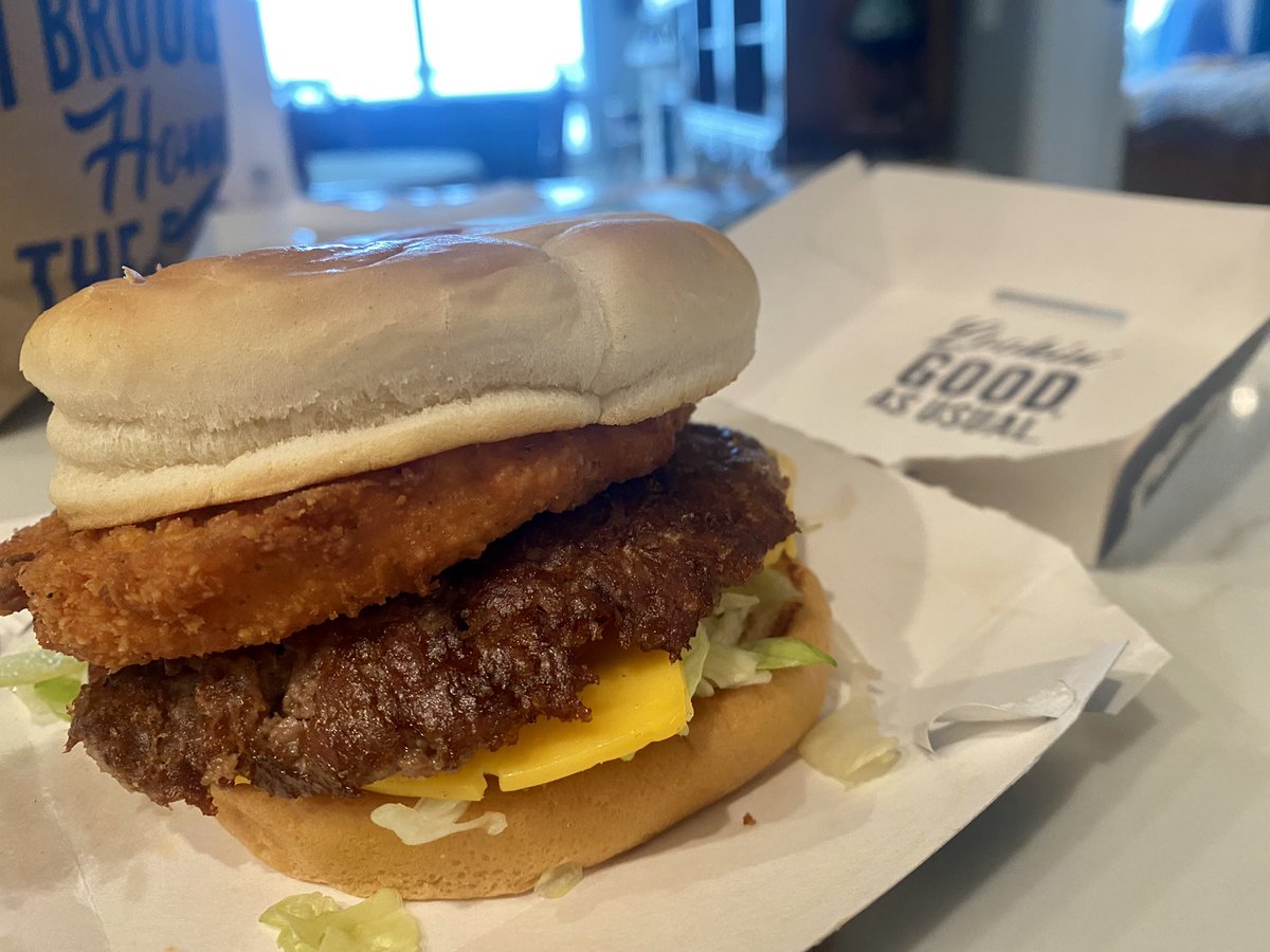 jessieopie's tweet photo. IT’S REAL AND IT’S SPECTACULAR

(Seriously, the @culvers #curderburger is delicious. Genuinely worth the hype.)
 
#nationalcheesecurdday https://t.co/lGixBOd0Vt