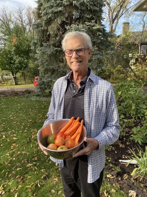 jimcarr_wpg's tweet photo. Did you know that today is World Fruit and Vegetable Day?
There is nothing like the taste of homegrown and sun ripened tomatoes from your own garden. π
π₯
#WFVD https://t.co/dnlOP6v1hO