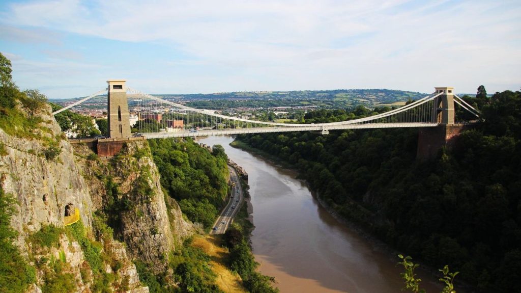 accessTOG's tweet photo. Clifton Suspension Bridge is the stunning backdrop to this #accessiblewalk on the outskirts of #Bristol. #AccessTOG #TOGWalks #AccessibleWalks #Walks #Walking https://t.co/8rRQitJaTz https://t.co/jAZ0qne0qE