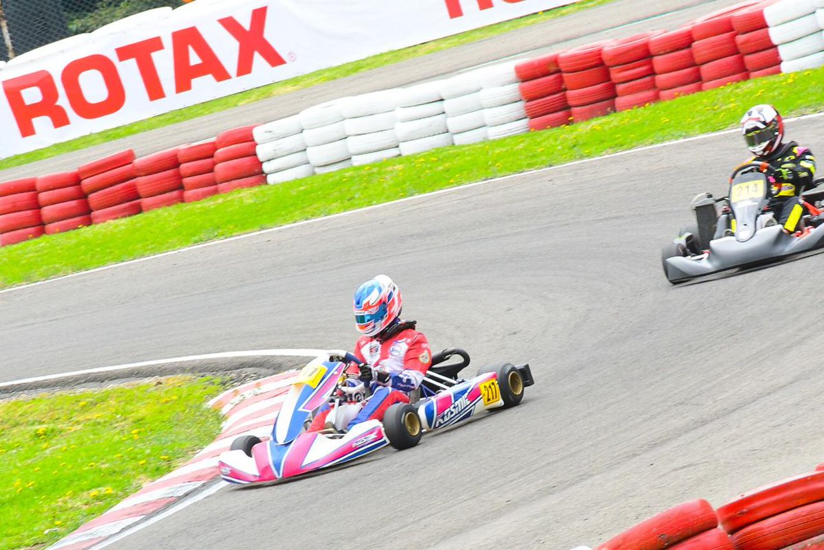 dsports_py's tweet photo. 🏁⏱️ Final de la Qualy en Cajicá 🇨🇴
@alesama46 🇵🇾 se queda con el 5️⃣to puesto en la clasificación de la cat. Junior Max, de cara al sudamericano de karting Rotax 🏎️
Entre 16 corredores, quedó a <0,4seg de la punta. A las 14.05 la carrera 1💥💪🏼
#karting #Ale46 #Rotax #paraguay https://t.co/R32X1oxRkJ