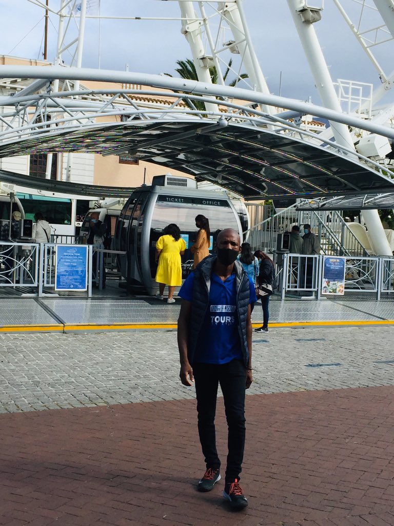 OfentseMotau tweet media