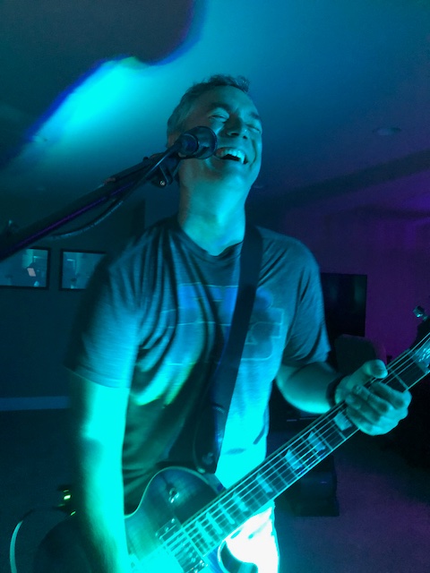TheStemsRock's tweet photo. Meet Erik, Lead Singer, Awesome Guitarist and all around great guitar. I've been playing in bands with Erik since high school and he also plays acoustic shows with another good friend and former bandmate. https://t.co/OOMKVPVDx6