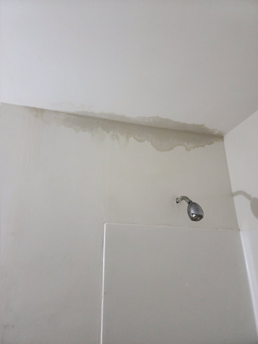 MooreShamica's tweet photo. NYCHA IS REALLY A JOKE THE LEAK STILL EXISTS 🤦🏾‍♀️ITS ALL GOOD GOD HAS ME COVERED I HAVE GATHERED MY RESOURCES NYCHA COUNT YA DAYS 👊🏽 WE NEED MORE NYCHA STAFF MEMBERS THAT ACTUALLY CARE IF THIS WERE UR RELATIVE GOING THRU THIS U WUD DEF CALL ALL CARS SMH @NYCHA https://t.co/kNtntTimbY