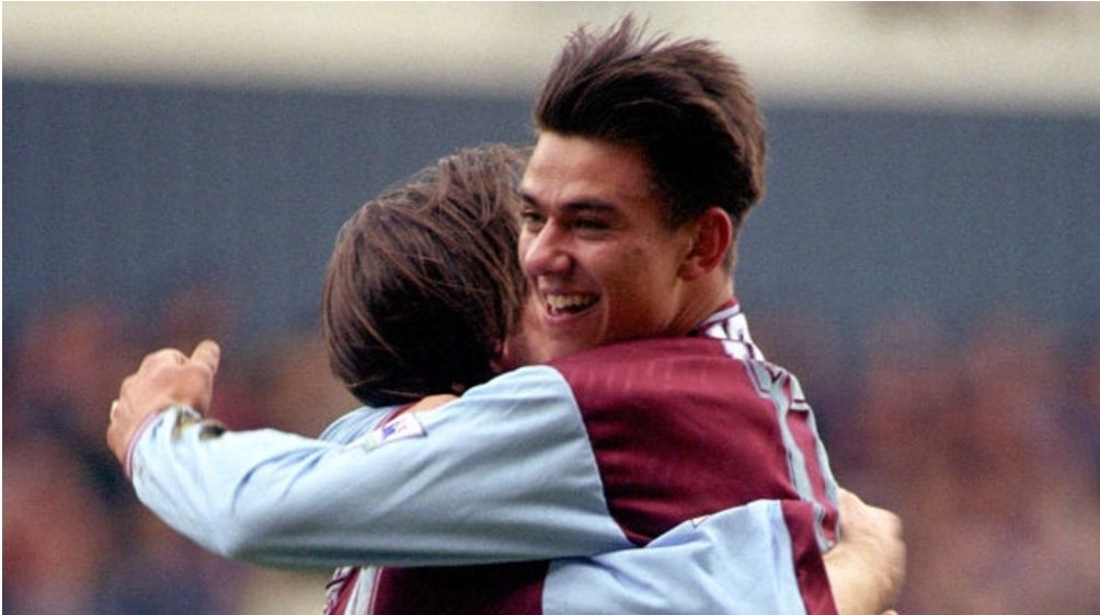 NEW INTERVIEW: @Stevegjones70 We were delighted to meet former West Ham, Bournemouth & Charlton Athletic cult hero, Steve Jones. ⚽ Steve talked through some memorable goals & stories of Harry Redknapp. #WHUFC #CAFC #BournemouthFC GIVE IT A WATCH: sportshubvideo.com/en_GB/video/14… ⬆️