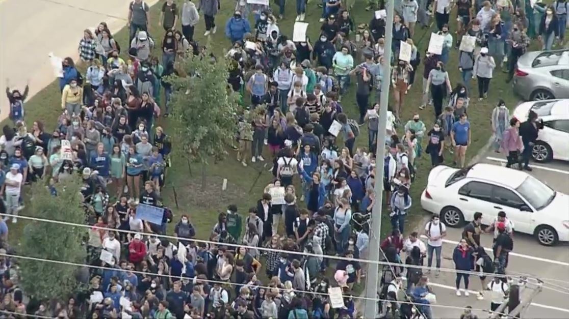 CBSNewsTexas's tweet photo. #BREAKING - Hundreds of students at John H. Guyer High School in Denton have walked out of the classroom, supposedly to protest the school’s handling of sexual assault cases. https://t.co/ekW8hYoimx https://t.co/jJxr3UtrVh