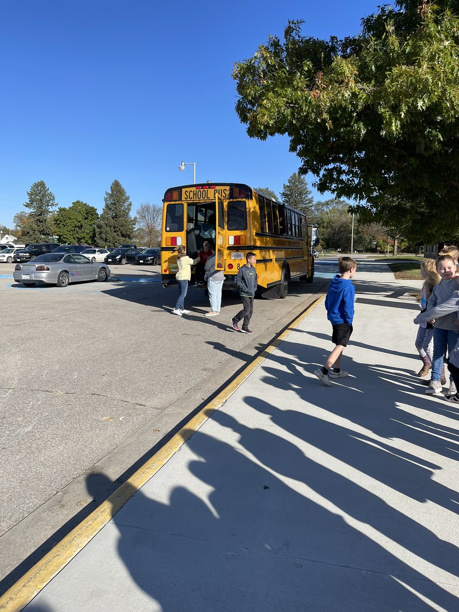 RRMR_Elementary's tweet photo. A great day of bus safety. Thanks to Trooper Williams and our transportation director Mark for helping us learn how to be safe! https://t.co/3AGFJbu0go