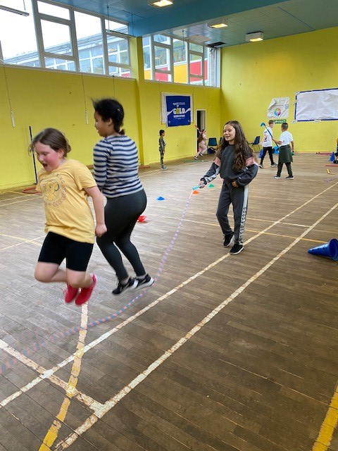 AchieveMoreSCT's tweet photo. Happy Weekend! Skipping fun helping to keep the kids fit and healthy!

#AchieveMore #OctoberCamp #stayactive https://t.co/Tqwf23x3Pr