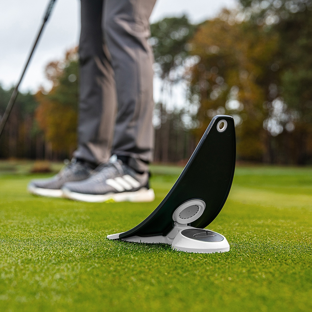 ClubhouseGolf's tweet image. 🚨 GIVEAWAY TIME 🚨 We’ve teamed up with PuttOUT to giveaway this Travel Studio Putting Training Aid 🔥 To Win, Simply 👉 Like, RT, follow us, tag mates (One Tag = One Entry ⛳ Winner drawn from Twitter or IG or FB on 01/11/21 Good luck! @puttoutgolf