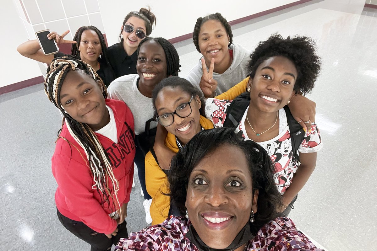 CSISD's tweet image. October is National Principals Month, and today we salute our amazing high school principals - Gwen Elder (@AMCHSWeb), Justin Grimes (@CSHighSchool) and Michael Heath (@CollegeViewHS3).  Let them know how much you appreciate them!
#SuccessCSISD