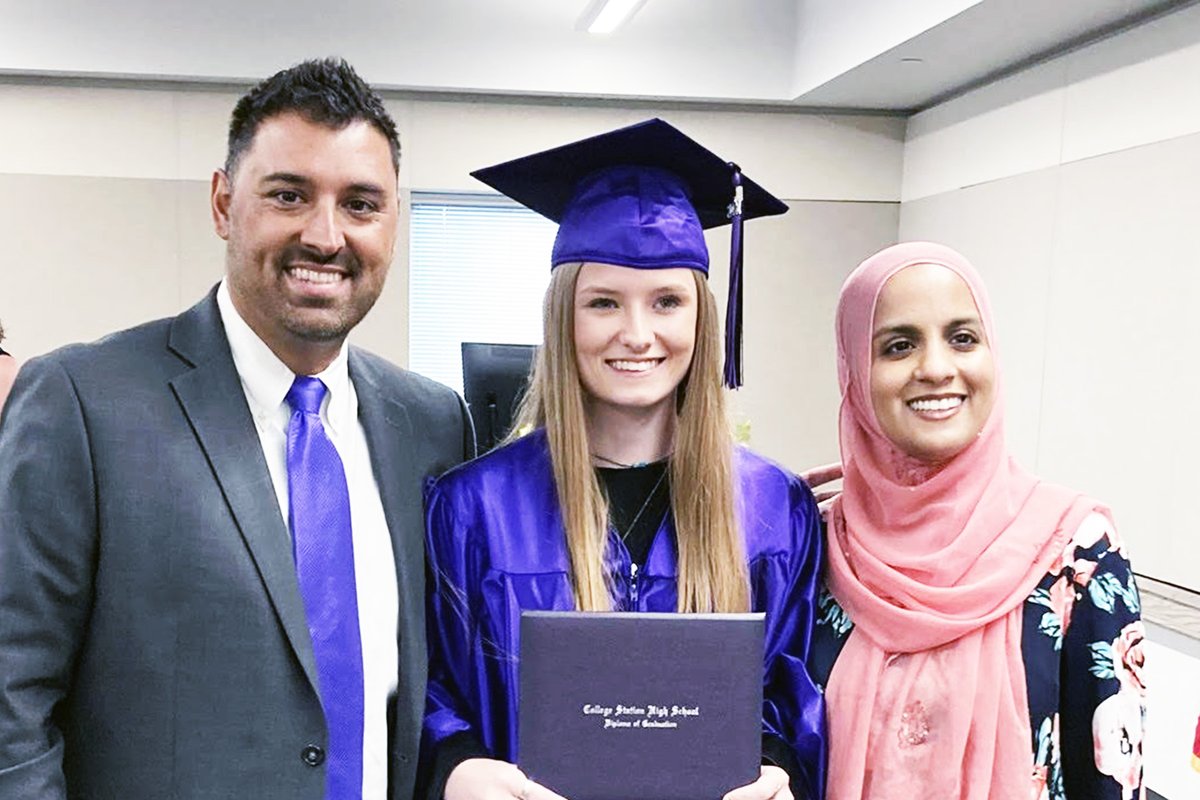 CSISD's tweet image. October is National Principals Month, and today we salute our amazing high school principals - Gwen Elder (@AMCHSWeb), Justin Grimes (@CSHighSchool) and Michael Heath (@CollegeViewHS3).  Let them know how much you appreciate them!
#SuccessCSISD