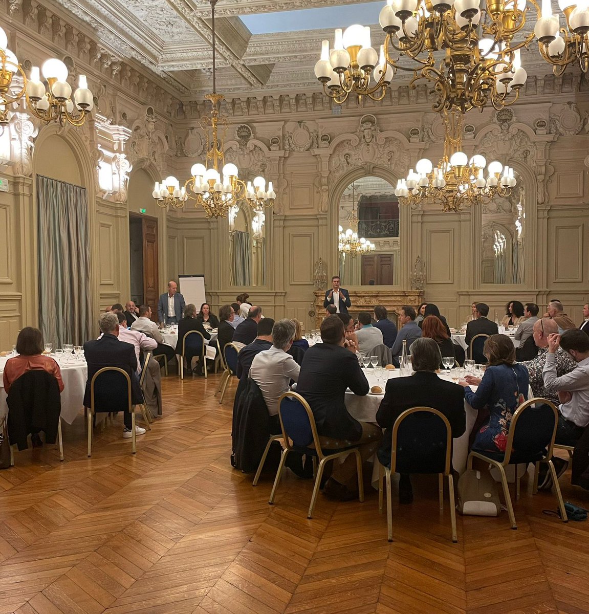 Dsfecci's tweet photo. 🏢 J'étais présent au déjeuner du Club Business BTP Immo à #Nice06 aujourd'hui pour rencontrer les acteurs de l'immobilier dans notre département, secteur majeur pour notre économie.
👉 https://t.co/zBrdXHDCjw
#UneCCIutilePourTous #CCI06 #ElectionCCI06 https://t.co/FGt4FnAkRE