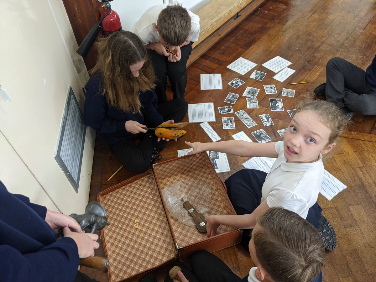 SpringCottagePS's tweet image. Year 6 had a fantastic morning with @TheMobileMuseum gaining some incredible insight into life during World War Two #SpringCottage6Tu