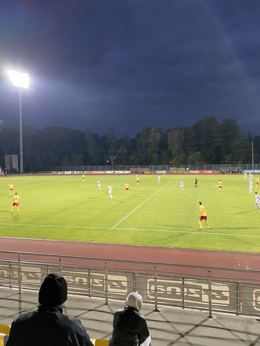 RadosLipa's tweet photo. Zaczynamy weekend od MKS Znicz Pruszków - Olimpia Elbląg! @MKSZnicz  @ZKSOlimpia https://t.co/25phD7yzfs