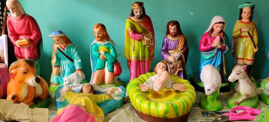 lakshmisharath's tweet image. Dolls  carved in clay at the Vilachery Potters Village in Madurai . #Newonblog lakshmisharath.com/vilachery-pott…