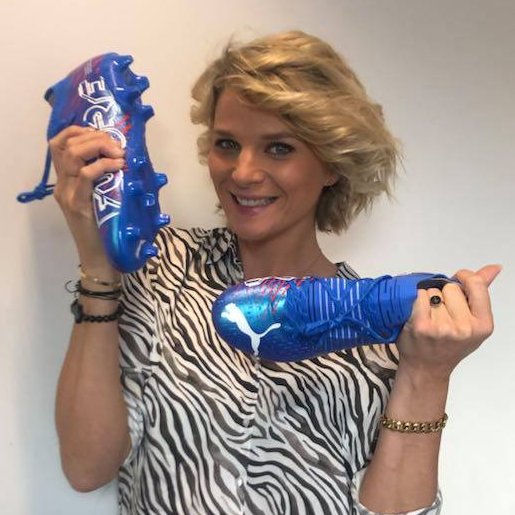lequipedusoir's tweet photo. [🚨🎁ALERTE CADEAU🎁🚨]

🥳Les amis, cadeau exceptionnel ce soir !🥳 

@francepierron et @pumafootball vous font gagner les mêmes crampons que @neymarjr 🤩
@PUMA #PUMAFAM

🍀Pour tenter votre chance🍀 
🔁Retweet🔁
✅Follow✅

🤞Bonne chance à tous !🤞 
#EDS https://t.co/x0MMqwgsIE