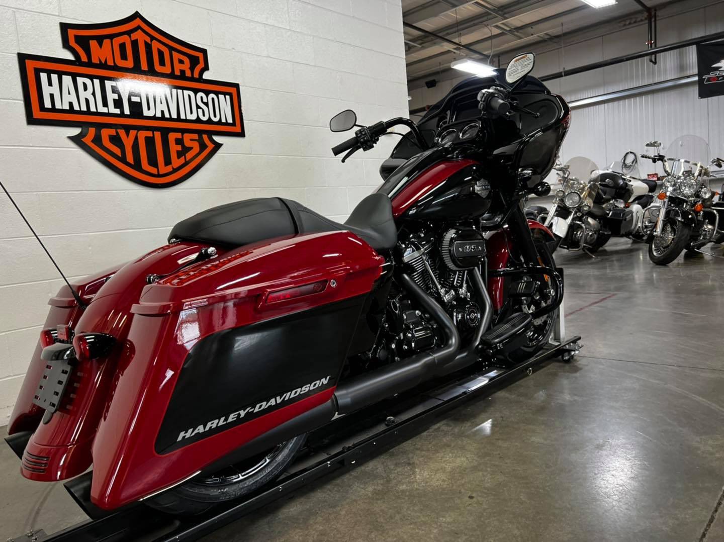 2021 Harley-Davidson® Road Glide® Billiard Red