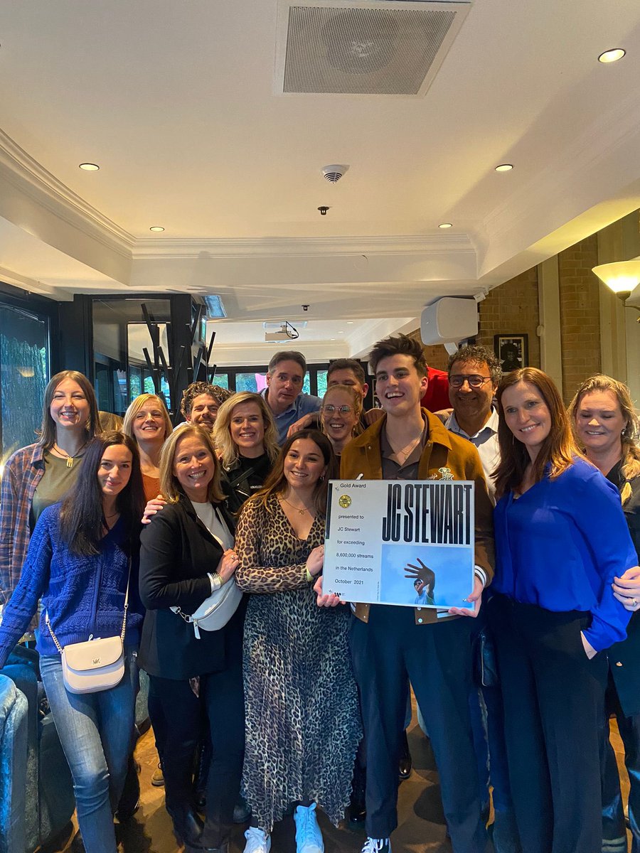 jcstewart's tweet photo. OH BOY OH BOY OH BOY MY FIRST EVER GOLD DISK !!! 🥺📀🥺📀🥺📀

Thank you!!!

@538 
@WarnerMusicNL https://t.co/NJrLW3wIEc