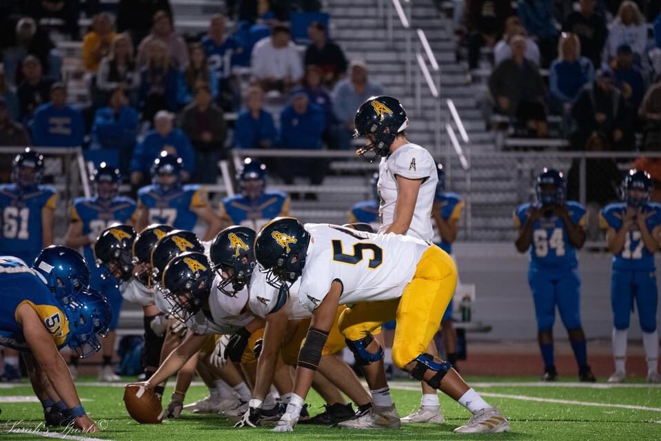 🏈💛💙Varsity Football is away at Bay City Western tonight at 7!!! This is a big game so come out and support the boys in your blue and gold!! 💙💛🏈