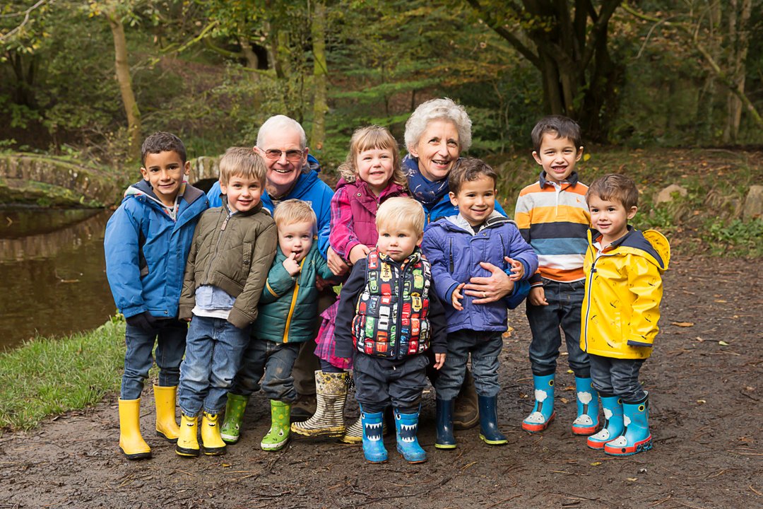 Kat_Shep_Photo's tweet photo. See more on my blog here https://t.co/4Z9ore6fQv and get in touch to talk about your family shoot 😊 #Family #EveryoneTogether #OutdoorPortrait #Dayout #MakingMemories #Autumn #Lancashire #BeautifulDarwen #Darwen #Blackburn https://t.co/K70moiPb8s