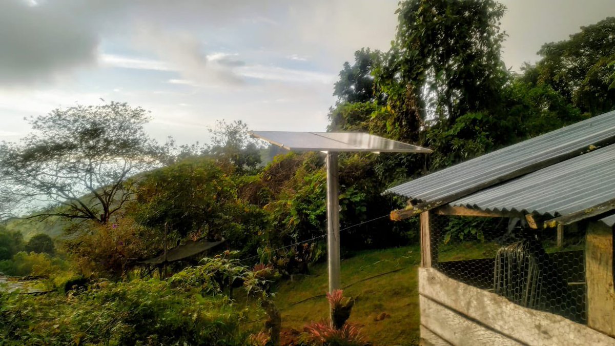 PnudColombia's tweet photo. Empieza instalación de paneles solares como medida de reparación colectiva para la comunidad de #Arenillo en Palmira. Junto @UnidadVictimas y @NoruegaenCOL adelantamos este esfuerzo para subsanar daños del conflicto y llevar energía eléctrica a las comunidades más vulnerables. https://t.co/uYy1zQqi9v