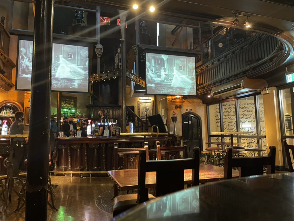 lewis 👻 tweet media