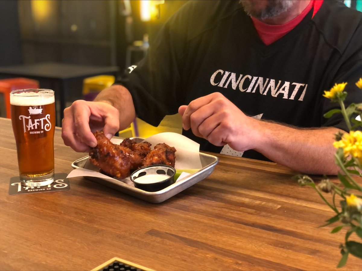 Saturdays are for beer and college football.
<a href="/uofcincy/">University of Cincinnati</a> football takes on UCF at noon today! Come dressed and ready to Taft's Brewpourium to cheer on the Bearcats. For all those wearing UC gear, wings are $1.50 each and pints are just $4!