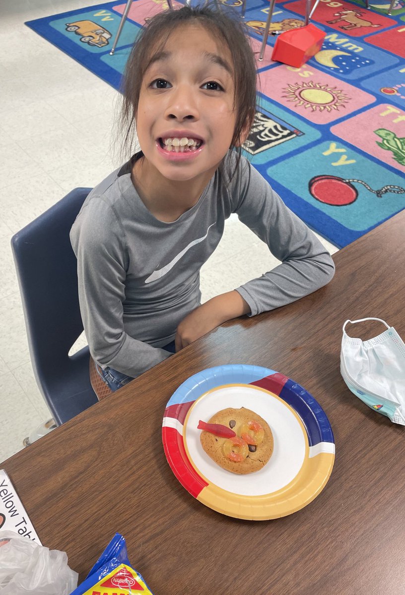 LeeAnna_2013's tweet image. Whoooo wants an owl cookie?  

We had so much fun learning about owls all week! 🧡🦉#LifeInALE 

@NISDRabaES